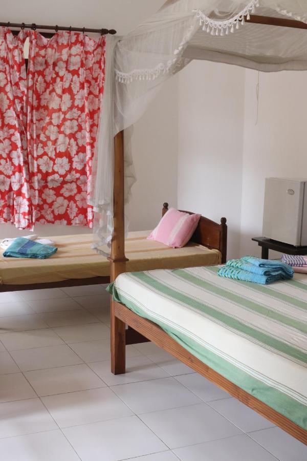 Long Beach Guest House Hikkaduwa Kültér fotó