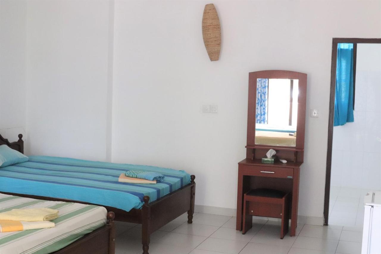 Long Beach Guest House Hikkaduwa Kültér fotó